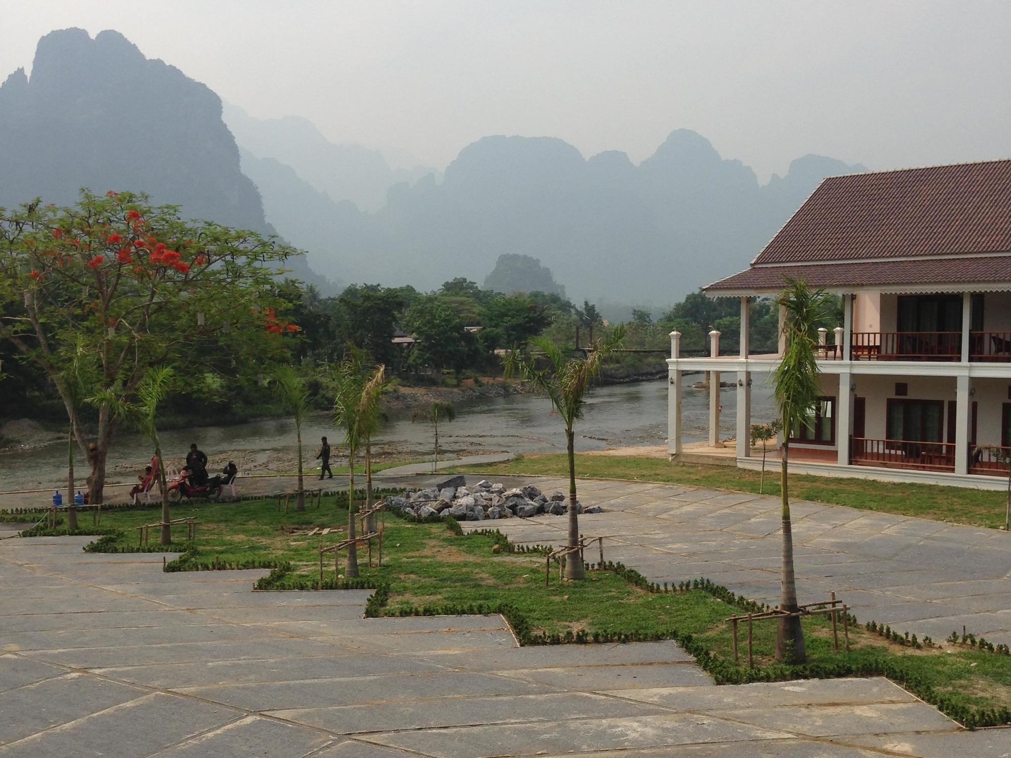 Thavisouk Riverside Hotel Vang Vieng Exteriér fotografie